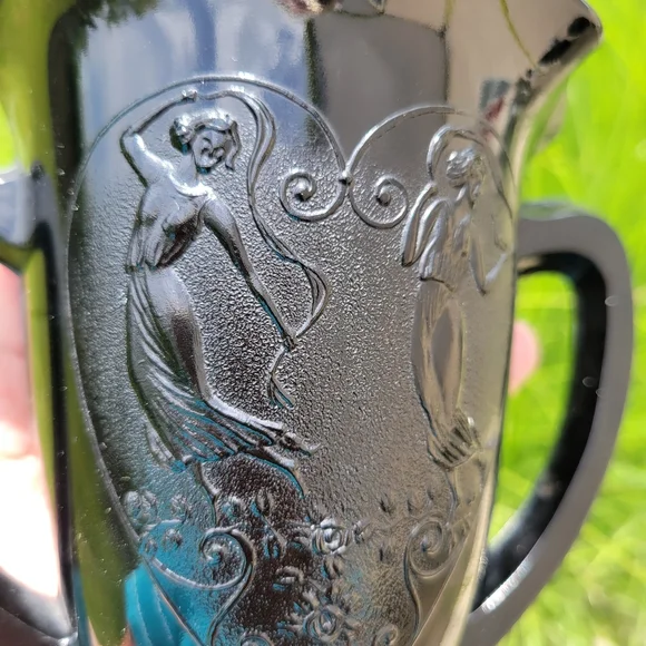 Vintage L.E. Smith Black Amethyst Glass Trophy Vase ~ Embossed Dancing Nymphs - Picture 6 of 16